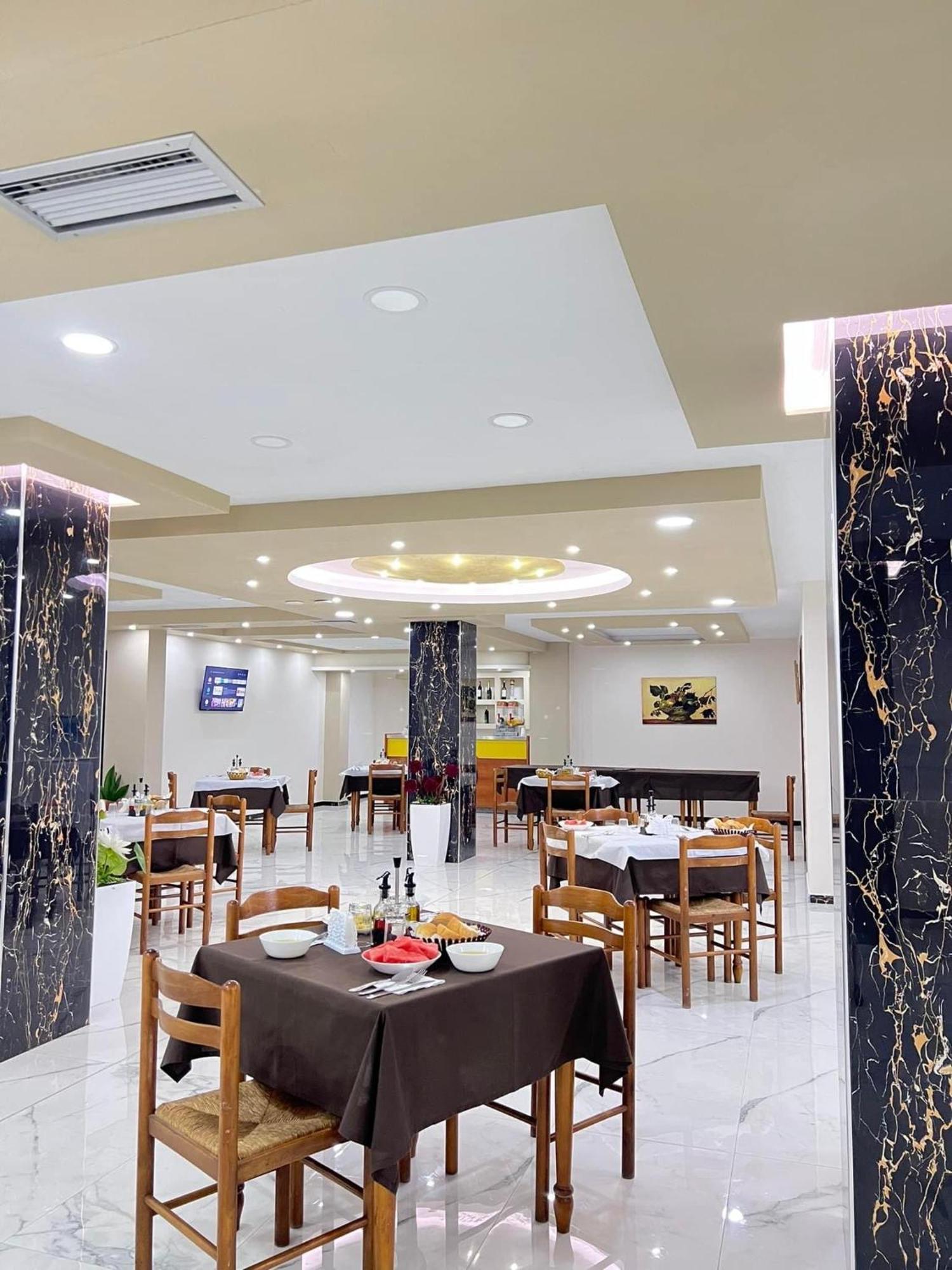 Hotel Antik Golem  Ngoại thất bức ảnh